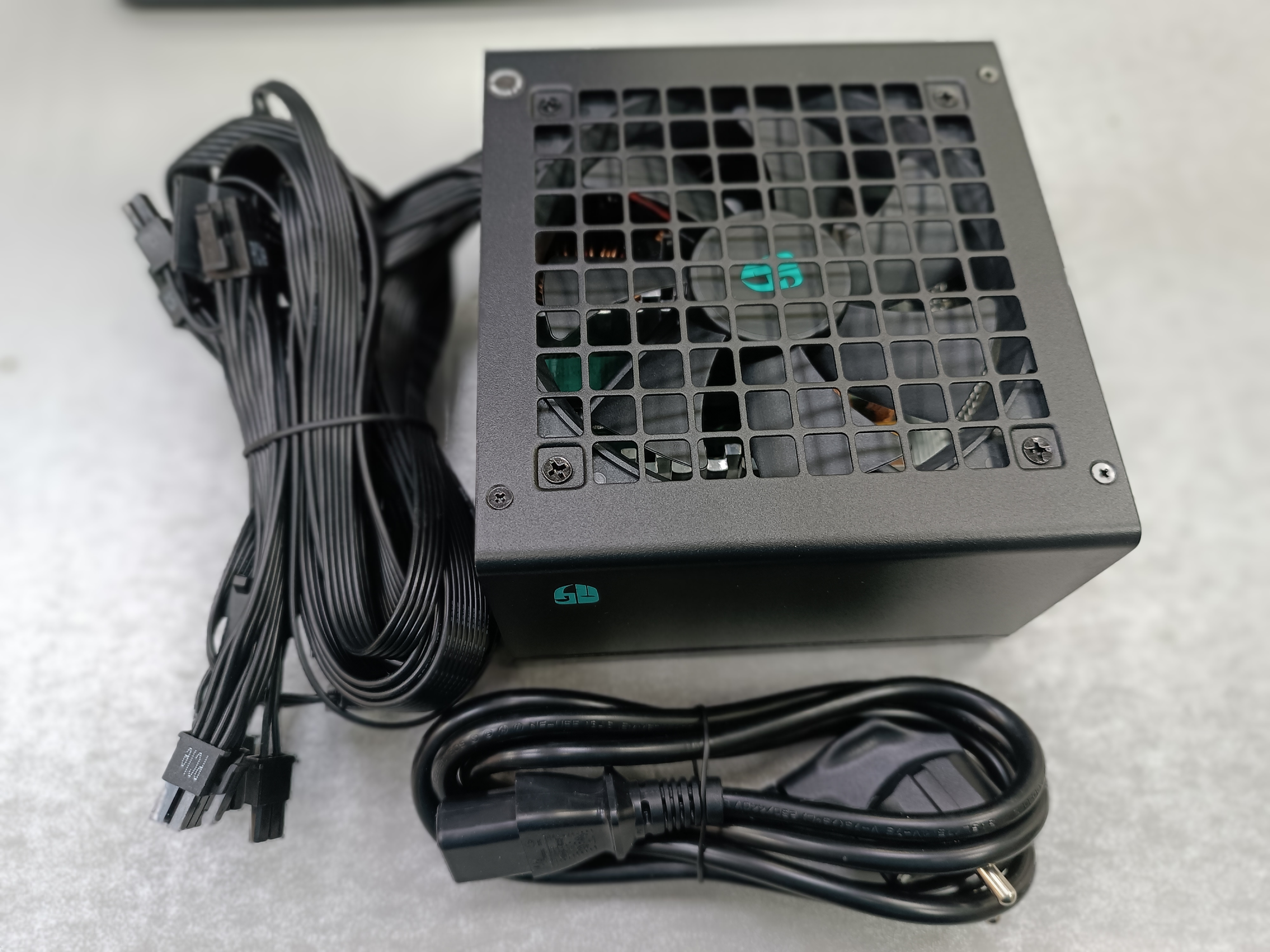 Распродажа. Блок питания 600Вт Deepcool GamerStorm PK600D (APFC,120мм,2PCI-E,6SATA,80+BRONZE)[R-PK600D-FA0B-EU] (отсутствует упаковка)
