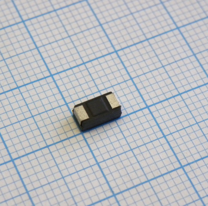 Конденсатор танталовый SMD    4.7мкФ 35В, Case C 6*3.2*2.5мм, 10%, Vishay 293D475X9035C2TE3