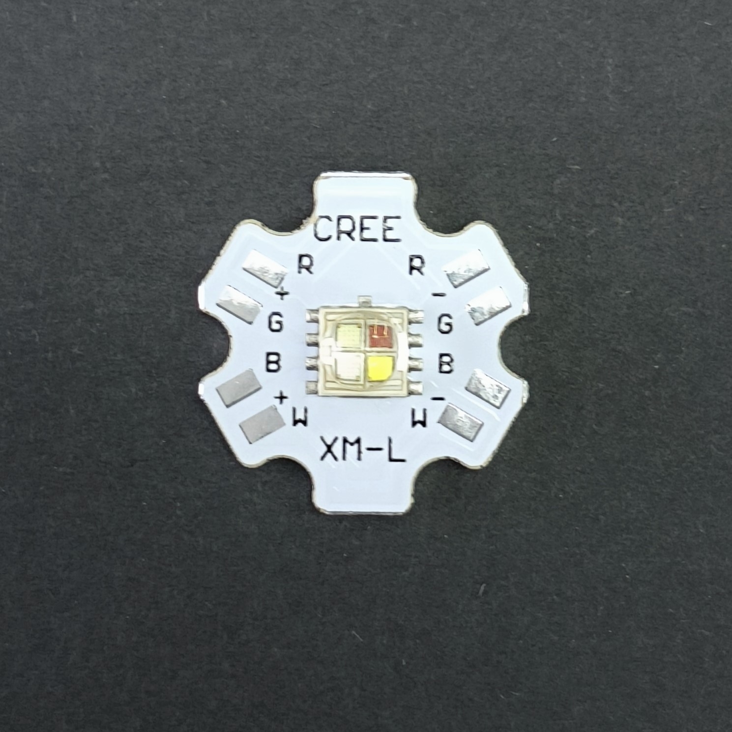 Светодиод мощный, 3вт, RGBW, 2.2..3.4в, 0.7а, 120гр, SMD 5050, на плате, LED