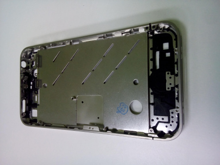 Средняя часть корпуса iPhone 4 серебро Средняя часть корпуса iPhone 4 серебро