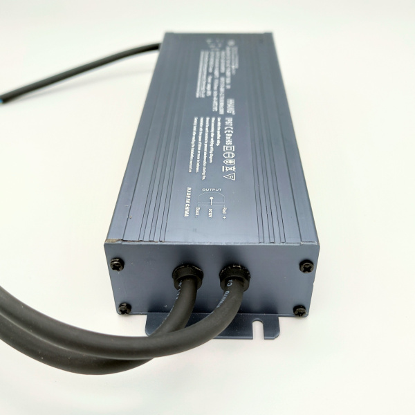 Блок питания в корпусе 12в, 16.6а, IP67, 245*76*39мм, LS Slim 200W