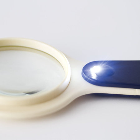 Лупа d-50мм STAFF, 5-кратное увеличение, с подсветкой (454125)