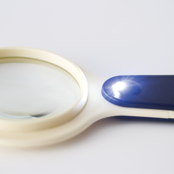 Лупа d-50мм STAFF, 5-кратное увеличение, с подсветкой (454125)