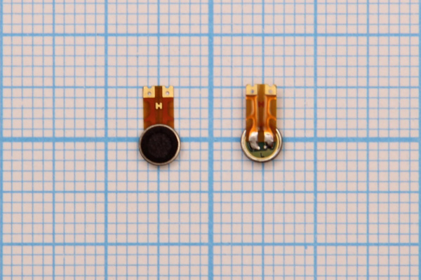 Микрофон универсальный (4мм. тонкий на шлейфе)