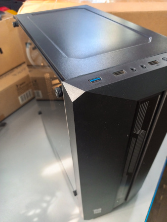 Распродажа! Корпус ATX Б_БП BaseTech eXtreme GFX-02 (USB3.0,Audio,TG,черный,1х120мм)[BT-GFX-02-RGB](царапины)