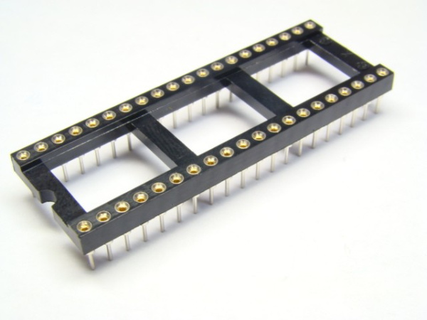 Панелька для микросхемы, шаг 2.54, DIP-40, ширина 15.24, цанговая, SCLM-40