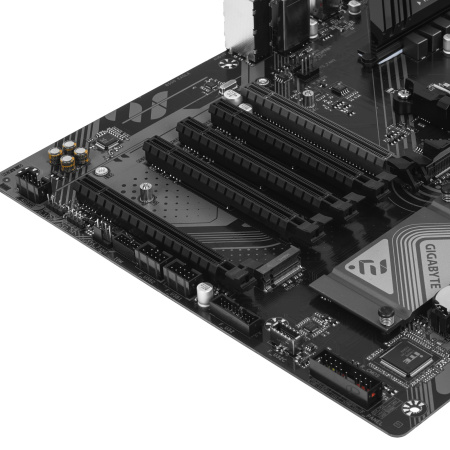 Мат.плата SocAM4 AMD B550 Gigabyte B550 EAGLE (ATX,4DDR4,2M.2,5PCI-E16,HDMI,PC3200)