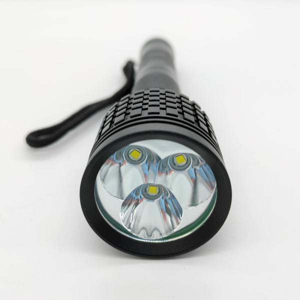 Фонарь ручной, 3*XML-T6, 2*18650, Boruit RJ-0485