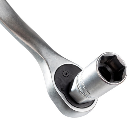 Набор инструмента КВТ НАИ-08/110, 110 предметов, трещётки, головки, в кейсе