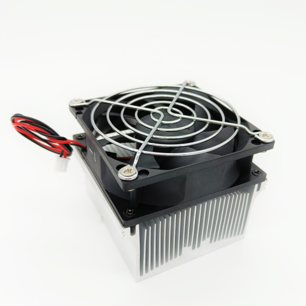 Радиатор с вентилятором 12в и линзой  90гр для мощного светодиода