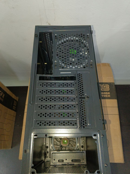 Распродажа! Корпус ATX Б_БП BaseTech eXtreme GFX-03 (USB3.0,Audio,TG,черный,4х120мм RGB)[BT-GFX-03-MESH-4F-RGB](вмятины)