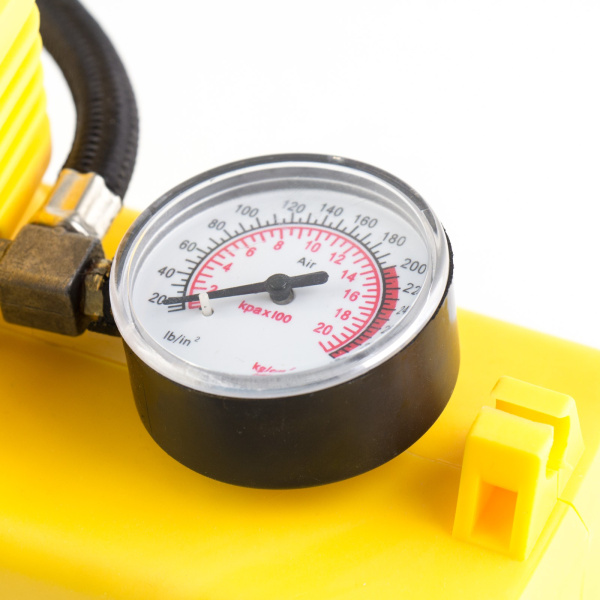 Компрессор автомобильный Kolner KCO 12/19 15л/мин, 3 бара, кабель 3м