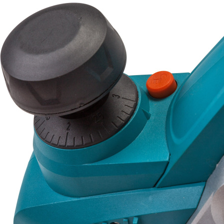 Рубанок электрический Bort BFB-900X 900Вт, 16500 об/мин, макс. ширина 82мм, макс. глубина 3мм