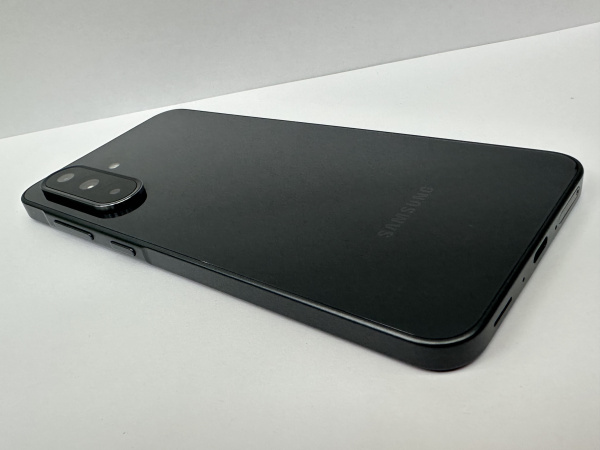 Распродажа! Смартфон Samsung Galaxy A36 SM-A366 12Гб 256Гб Awesome Black 6.7", AMOLED, 2340*1080, 4*2.4+4*1.8ГГц, 50+8+5Мп, 12Мп, 5G, (потертости)