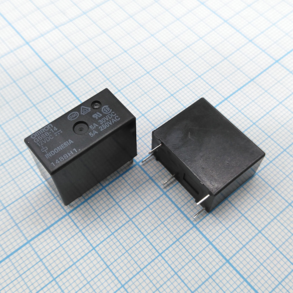 Реле электромагнитное DC 12в,  5а, SPDT, 20.3*10.3*15.8мм, Omron G5SB-14 12VDC