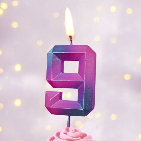 Свеча "Цифра 9" Пурпурные грани. 4,3см. Омский свечной (6469)