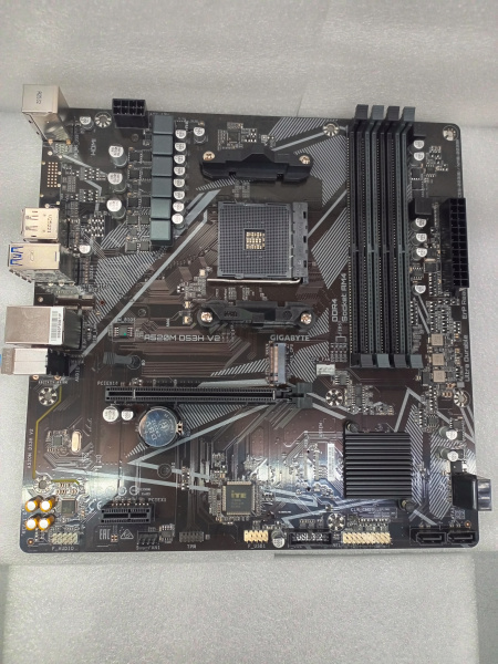 Распродажа! Мат.плата SocAM4 AMD A520 Gigabyte A520M DS3H V2 (локальный ремонт)