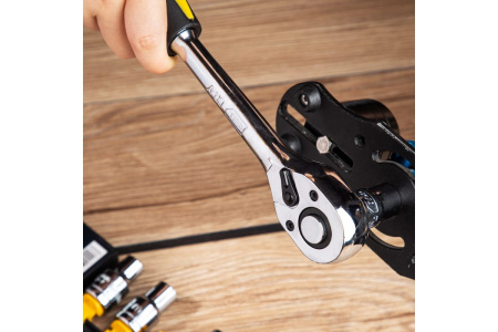 Набор торцевых головок с трещоткой 12 предметов Deli DL0012T  1/4" 10 торцевых головок (5,6,7,8,9,10,11,12,13,14 мм), удлинитель, трещотка 45 зубьев