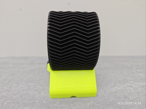 Подставка для телефона регулируемая. Желтая 