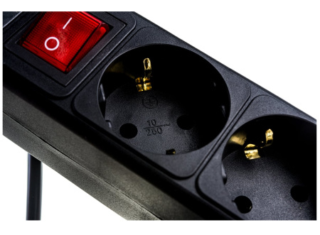 Сетевой фильтр  5.0м, 5 розеток Perfeo, POWER+, 10А, 2300Вт, с выключателем, с предохранителем, черный (PF-PP-5/5,0-B)