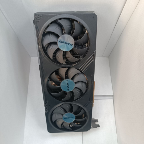 Распродажа! Видеокарта Radeon RX 7800XT Gigabyte 16Гб GAMING OC GDDR6,256bit,2HDMI,2DP (GV-R78XTGAMING OC-16GD) (устанавливалась)