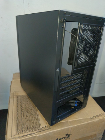 Распродажа! Корпус mATX Б_БП AeroCool HEXFORM-G-BK-v2 (USB3.0, Audio, WN,2x120mm LED, черный)(замят)