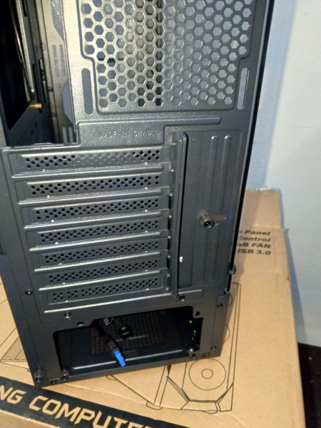 Распродажа! Корпус Sate K8871 Black (вмятина на задней панели)