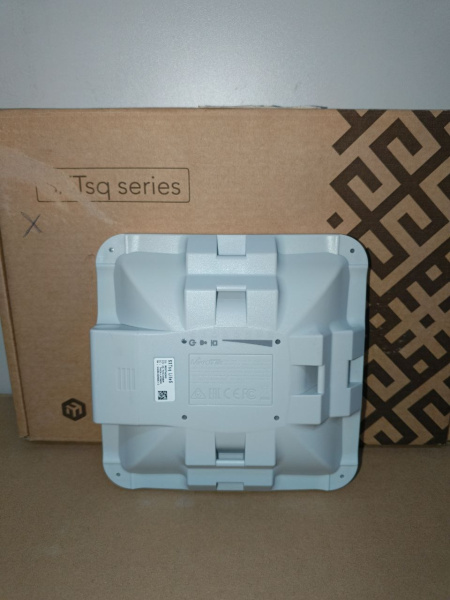 Распродажа! Точка доступа Mikrotik SXTsq Lite5 (RBSXTsq5nD) 802.11n 300 Мбит/с 1xLAN(царапины)