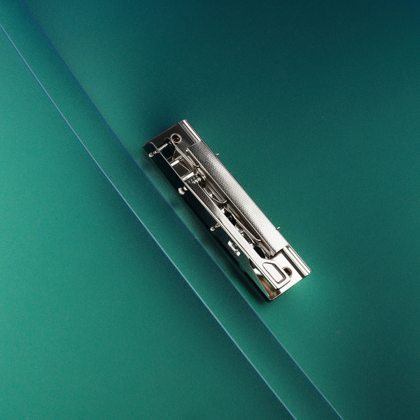 Папка с боковым прижимом СТАММ "Хамелеон" 17мм, 700мкм, зеленый (ММ-31867)