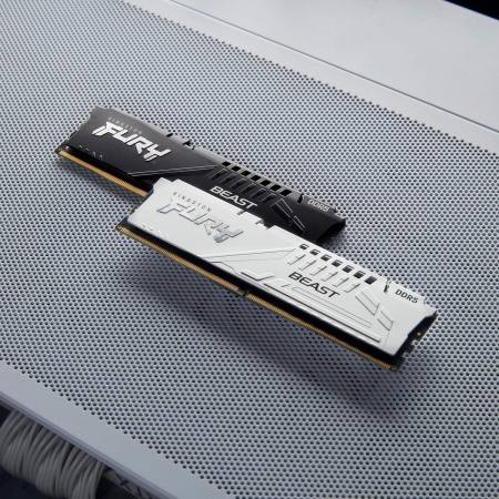 Память оперативная/ Kingston 32GB 5200MT/s DDR5 CL40 DIMM FURY Beast White XMP