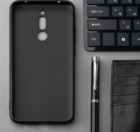 Накладка для Xiaomi Redmi 8 INNOVATION черная матовая