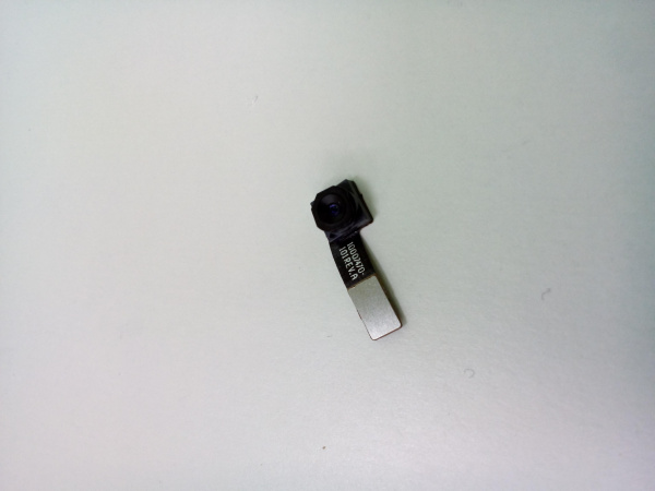 Камера iPhone 4 передняя