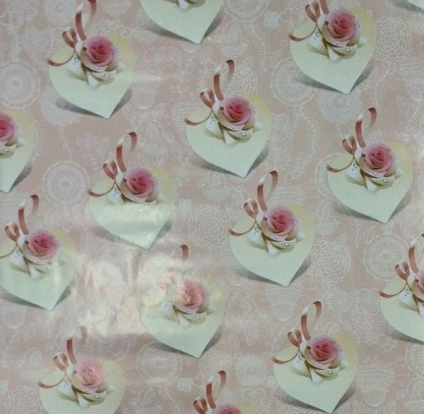 Бумага упаковочная подарочная "Розы на сердце" 50*70см